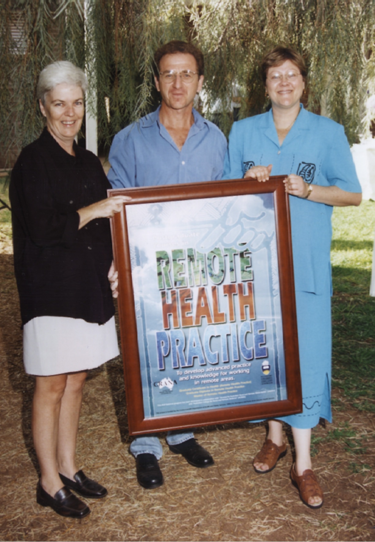 CRANAplus President Sandyl Kyriazis, Dr John Wakerman and Sue Lenthall in 1999.