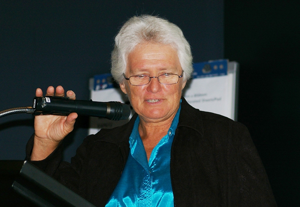 Sally speaking at the 2006 CRANAplus Conference in Hobart.